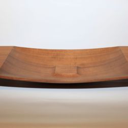 Nussbaumholz mit Schellackpolitur