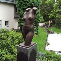 Bronzeguss patiniert